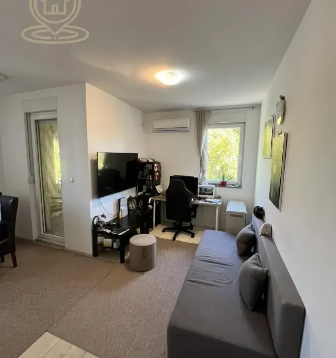 Izdavanje, dvosoban stan, 60m², Zemun Sve Podlokacije, Beograd