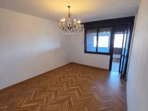 Prodaja, trosoban stan, 95m², Blok 9, Podgorica - image 16