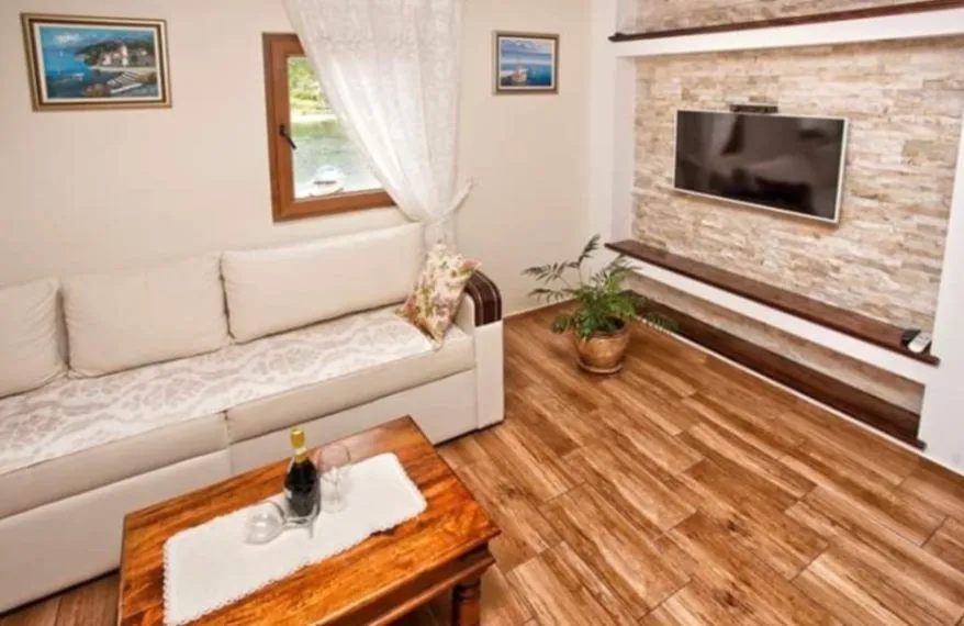 Prodaja, kuća, 107m², Gošići, Tivat