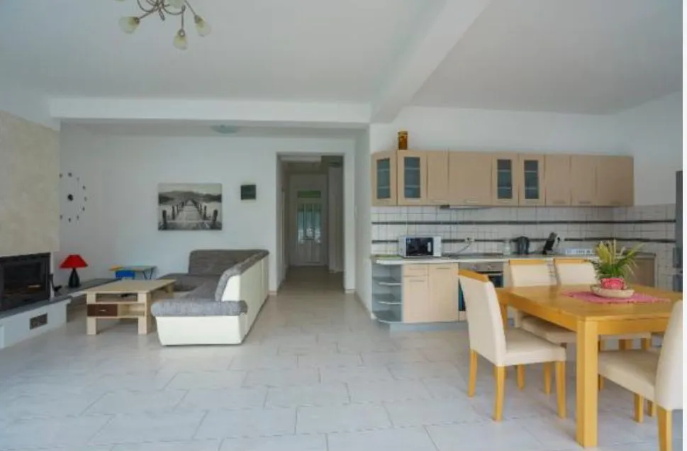 Prodaja, kuća, 358m², Kostanjica, Kotor