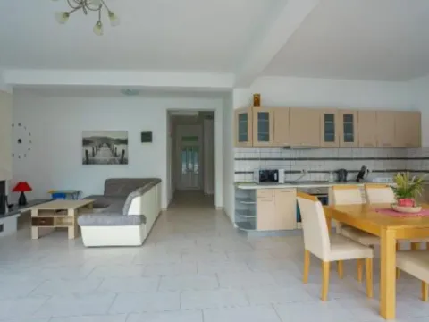 Prodaja, kuća, 358m², Kostanjica, Kotor - image 7