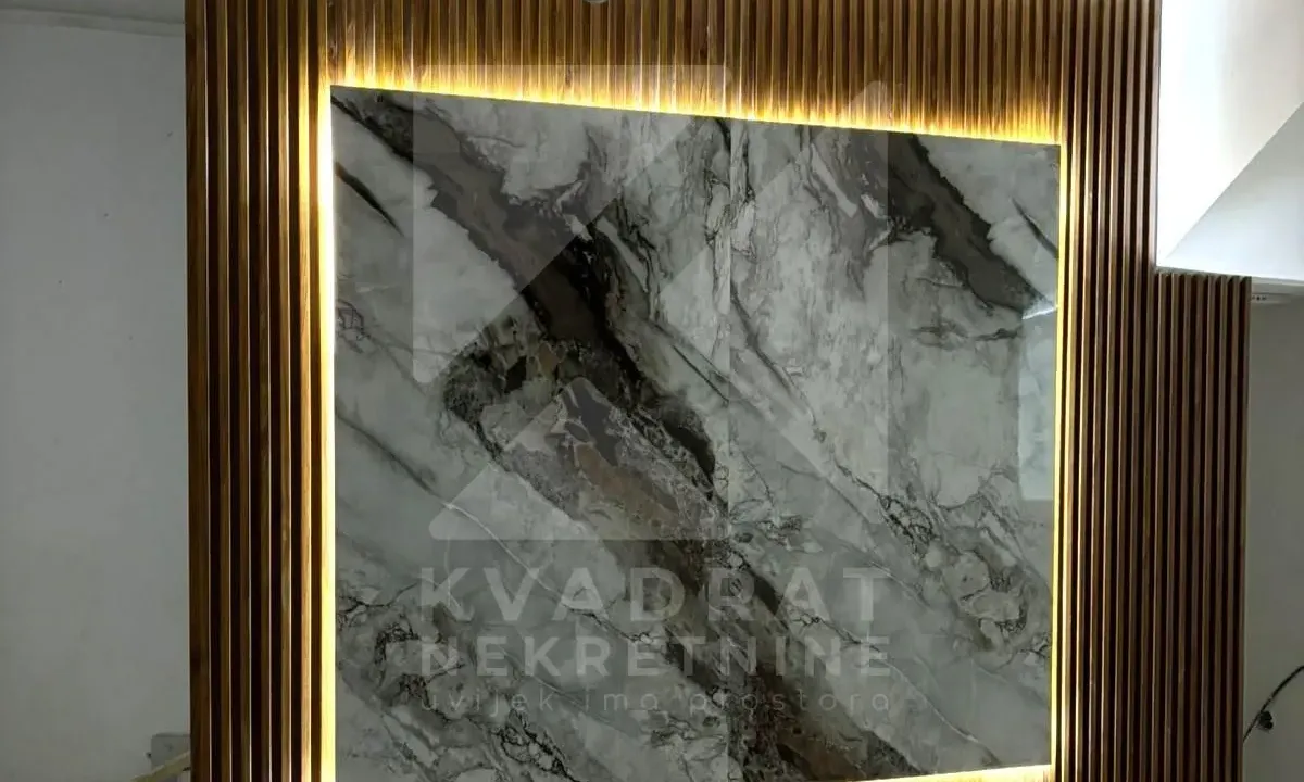 Izdavanje, poslovni prostor, 100m², Blok 9, Podgorica