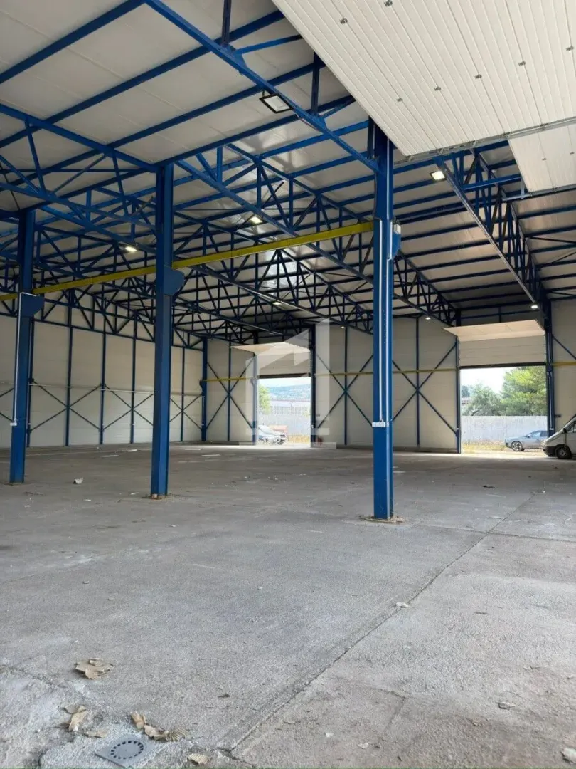 Rent, office space, 1050m², Konik, Podgorica