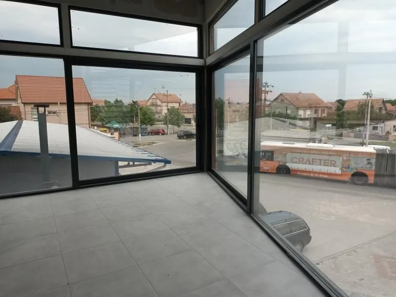 Rent, office space, 650m², Zemun Ugrinovci, Zemun Sve Podlokacije
