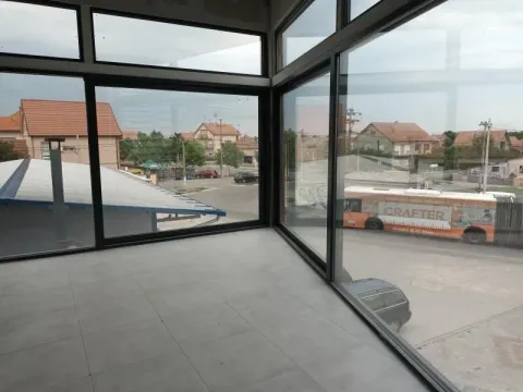 Izdavanje, poslovni prostor, 650m², Zemun Ugrinovci, Zemun Sve Podlokacije - image 7