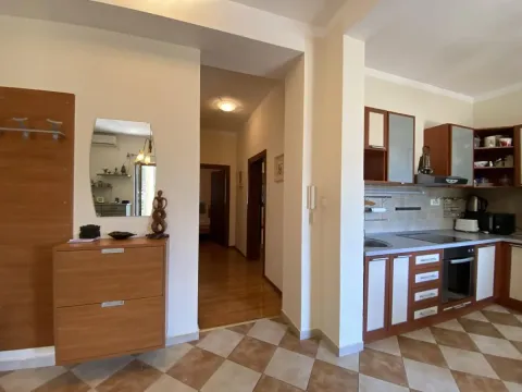 Prodaja, dvosoban stan, 90m², Risan, Kotor - image 5