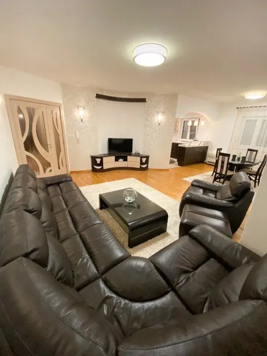 Izdavanje, trosoban stan, 120m², City Kvart, Podgorica