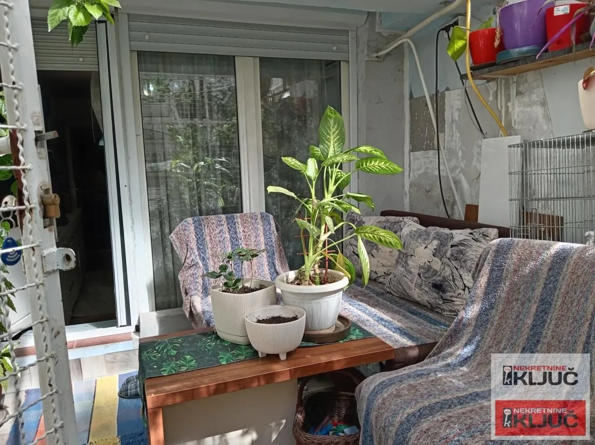 Prodaja, dvosoban stan, 54m², Bulevar Oslobodjenja, Novi Sad Sve Podlokacije