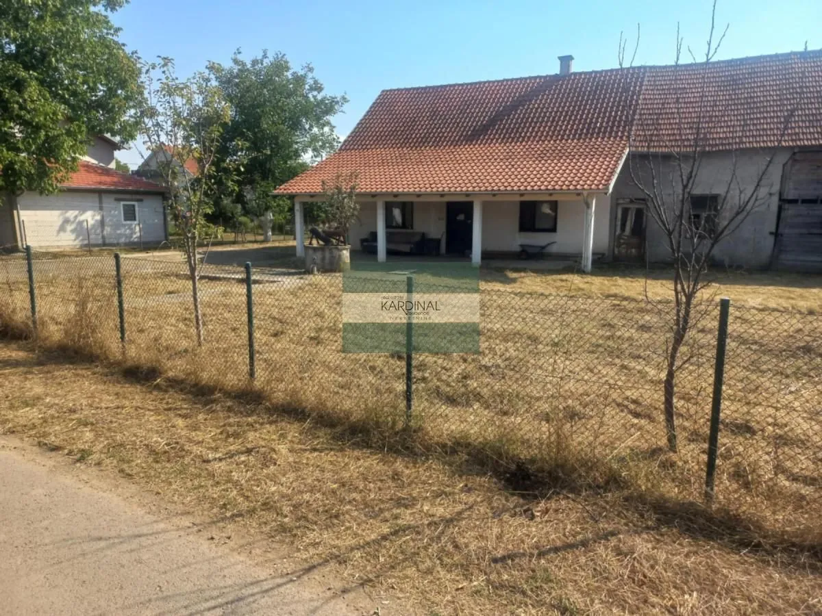 Prodaja, kuća, 219m², Medjulužje, Mladenovac