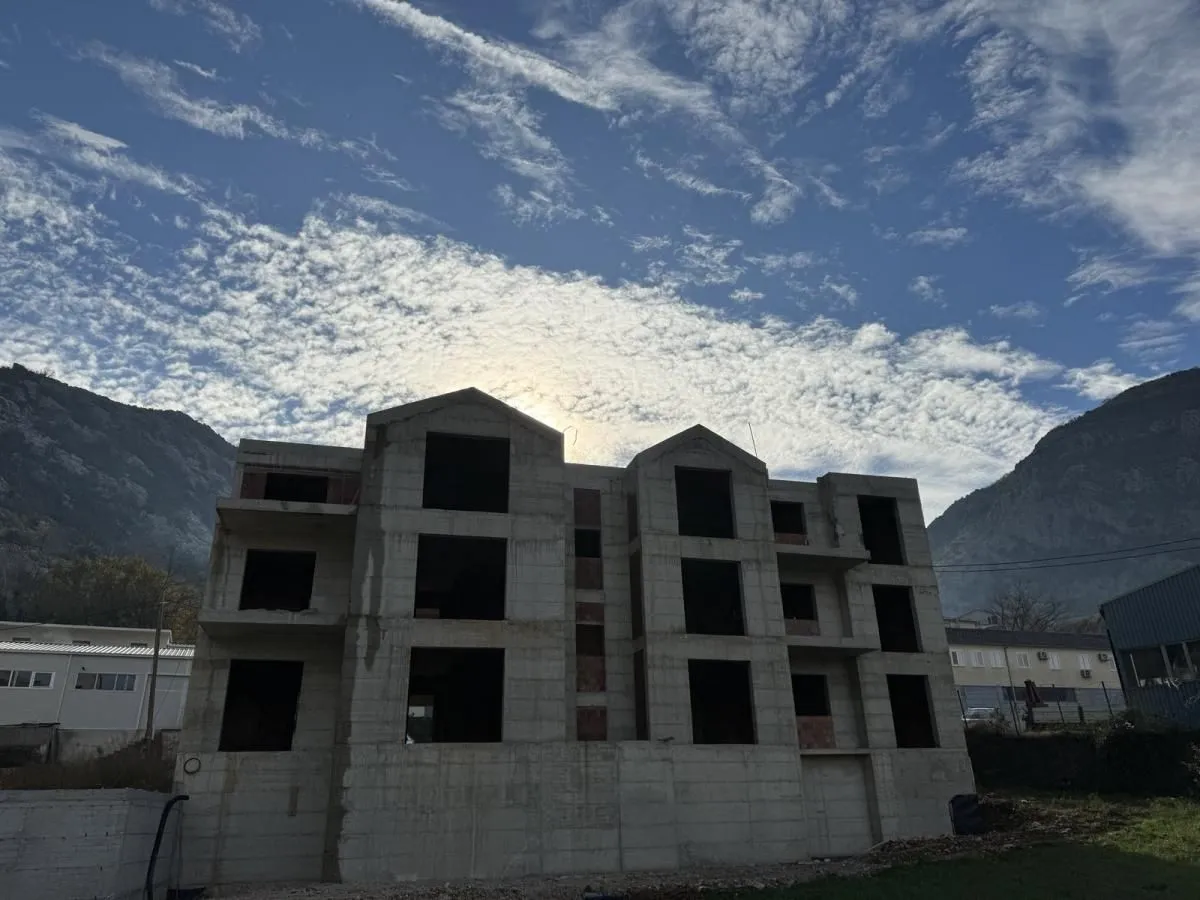 Prodaja, trosoban stan, 93m², Kotor, Crna Gora