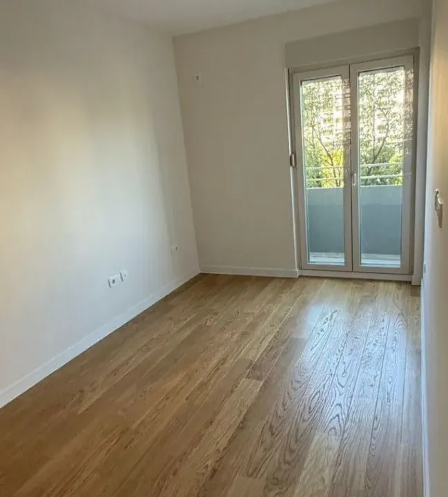 Izdavanje, jednosoban stan, 40m², Central Point, Podgorica