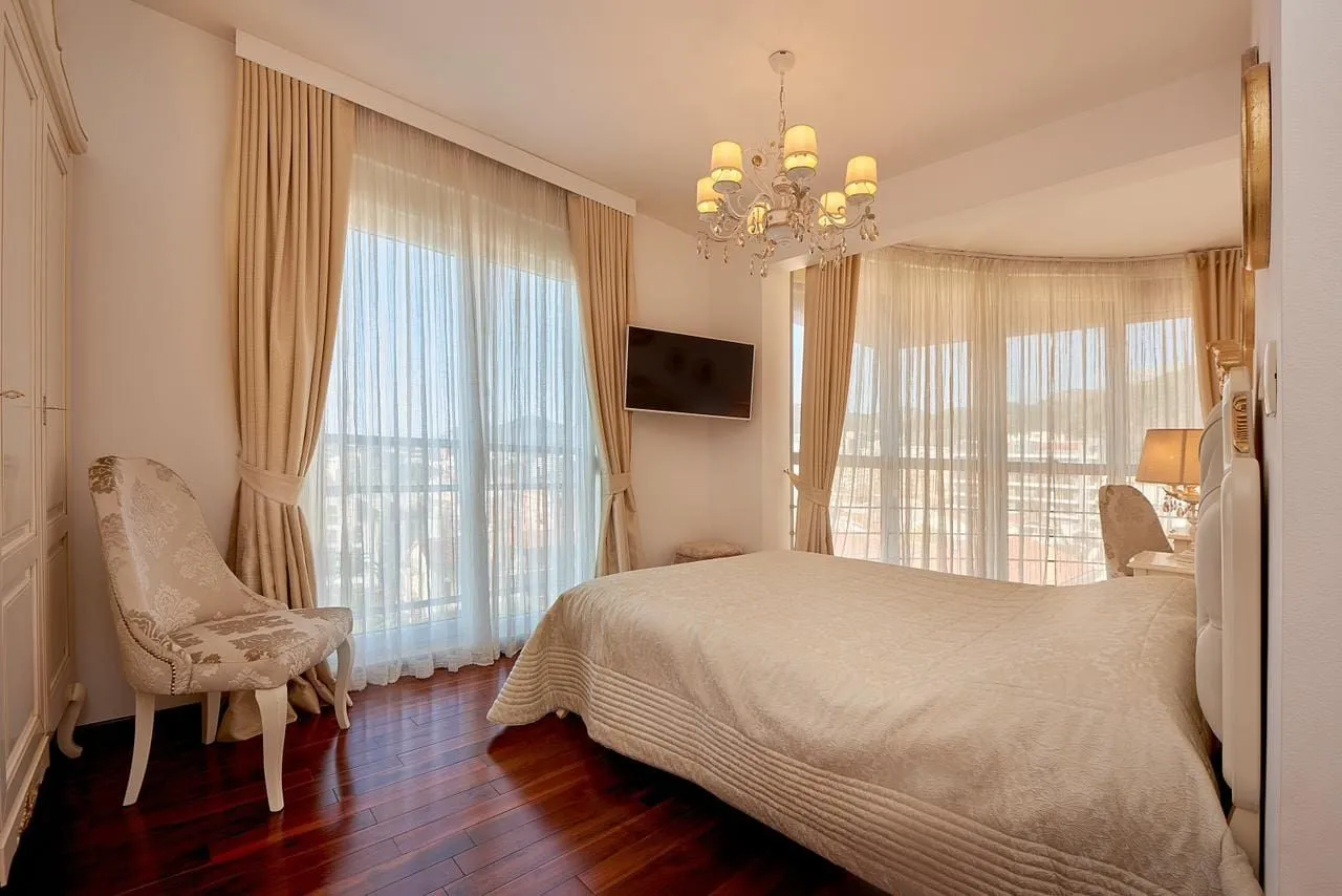 Prodaja, četvorosoban stan, 150m², Bečići, Budva