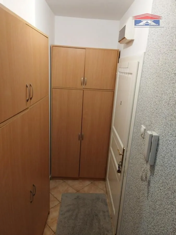 Izdavanje, jednosoban stan, 32m², Grbavica, Novi Sad Sve Podlokacije