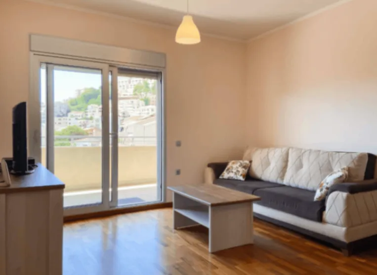 Rent, three bedroom apartment, 100m², Centar, Budva