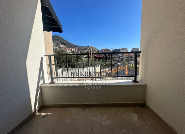 Prodaja, garsonjera, 25m², Pod Kuk, Tivat