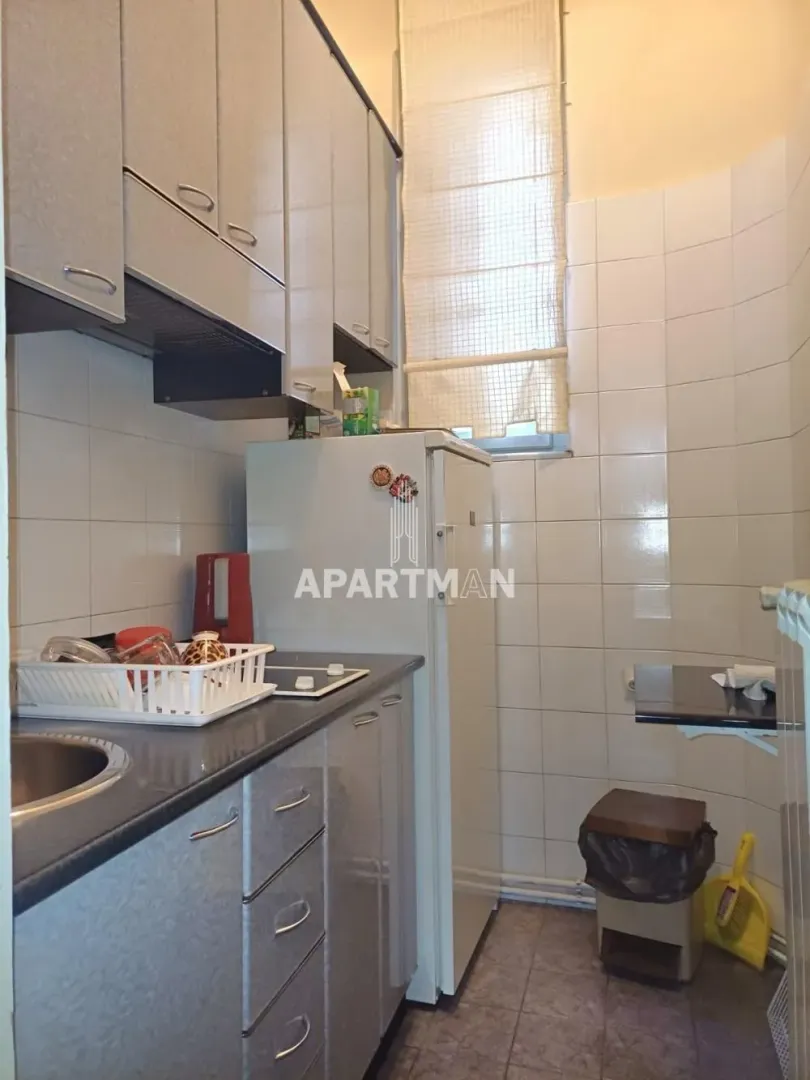 Sale, three bedroom apartment, 90m², Stari Grad, Beograd
