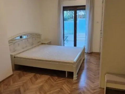 Izdavanje, dvosoban stan, 85m², Gorica C, Podgorica - image 4