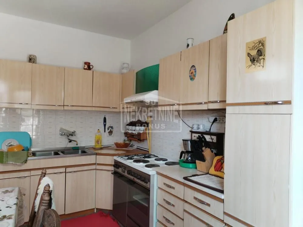 Prodaja, kuća, 328m², Železničko Naselje, Subotica