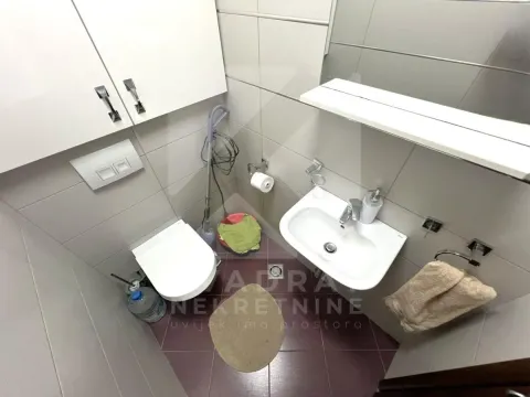 Prodaja, dvosoban stan, 81m², City Kvart, Podgorica - image 14