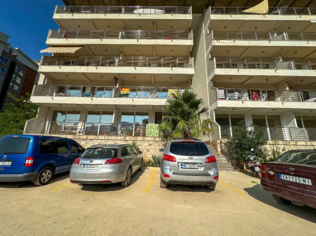 Sale, one bedroom apartment, 60m², Bečići, Budva
