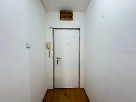 Sale, one bedroom apartment, 65m², Pobrežje, Podgorica - image 6