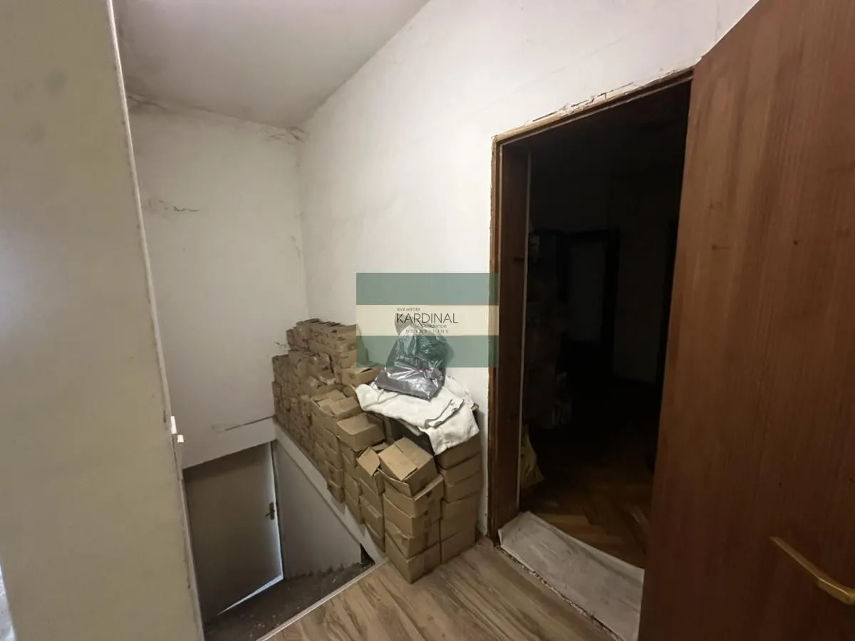 Rent, office space, 700m², Grošnica, Kragujevac