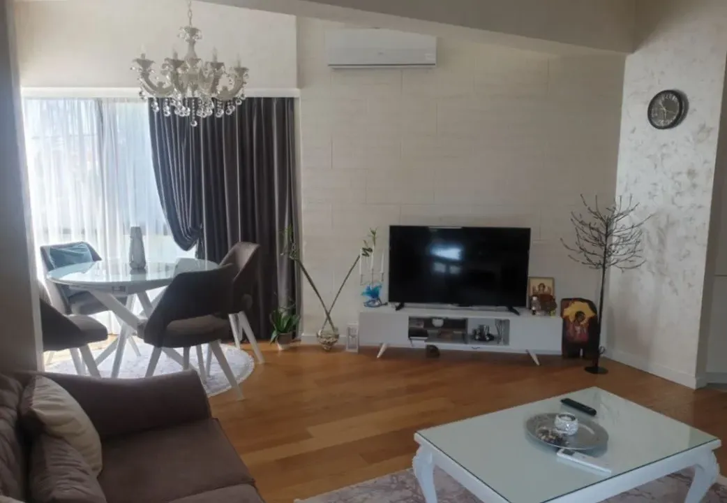 Izdavanje, jednosoban stan, 49m², Vezirov Most, Podgorica