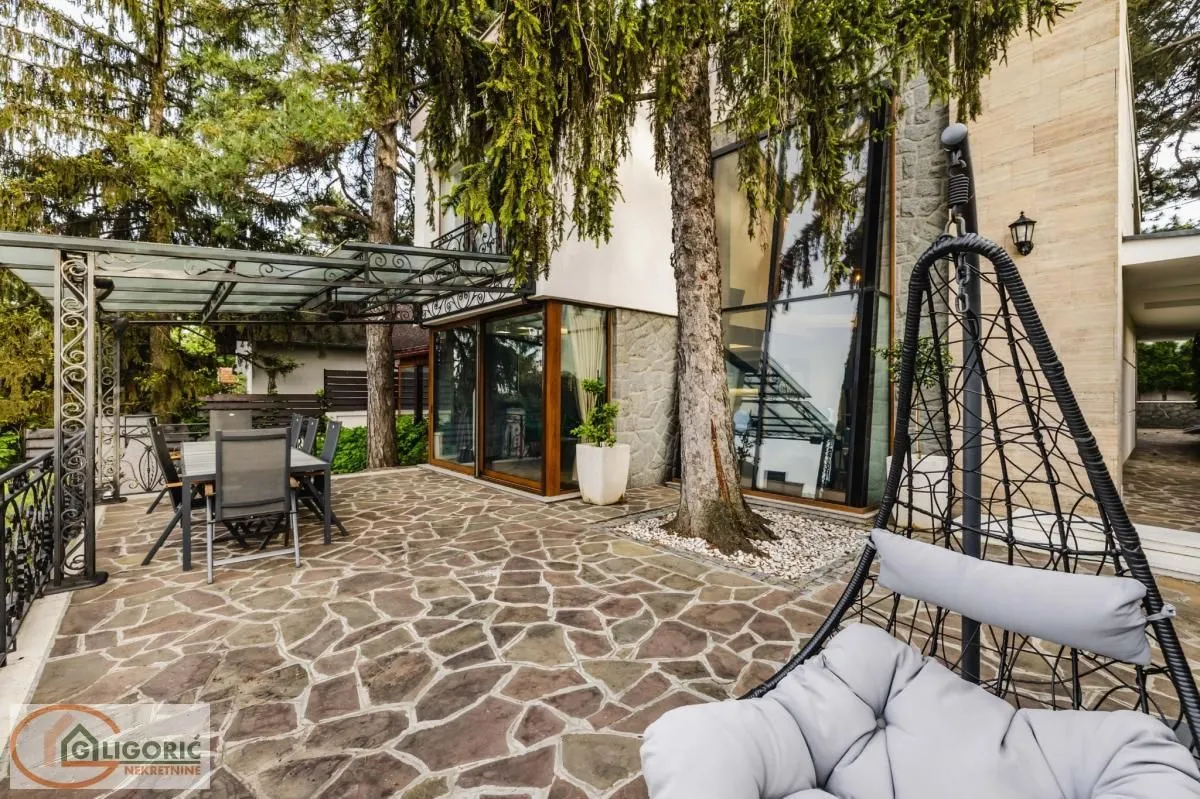 Prodaja, kuća, 380m², Sremska Kamenica, Petrovaradin