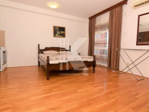 Sale, three bedroom apartment, 94m², 1 maj, Podgorica - image 14