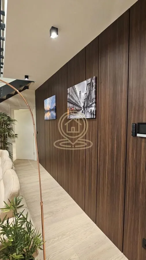 Izdavanje, četvorosoban stan, 161m², Savski Venac, Beograd