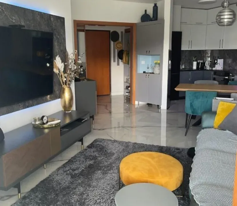 Prodaja, trosoban stan, 86m², Centar, Bar