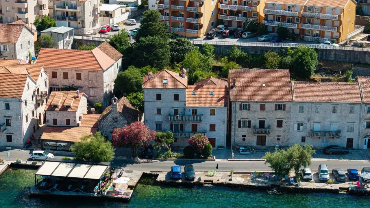 Sale, house, 251m², Prčanj, Kotor