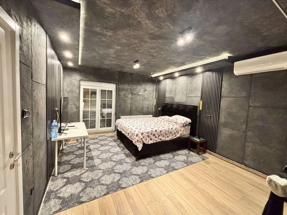 Prodaja, kuća, 222m², Borča Sve Podlokacije, Beograd