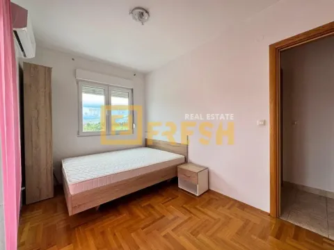 Izdavanje, trosoban stan, 86m², Stari Aerodrom, Podgorica - image 9