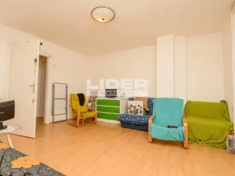 Sale, two bedroom apartment, 50m², Gundulićev Venac, Beograd - image 2