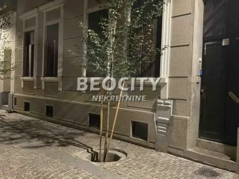 Izdavanje, kuća, 260m², Centar, Novi Sad - image 11