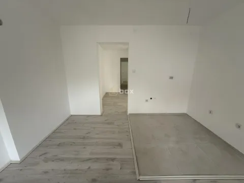 Prodaja, kuća, 186m², Pantelej, Niš - image 16