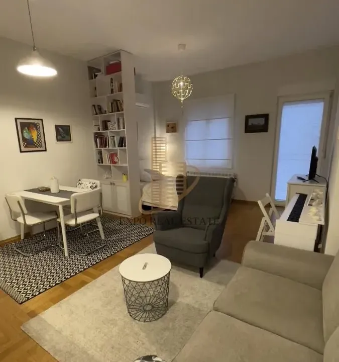 Izdavanje, garsonjera, 35m², Stari Grad, Beograd