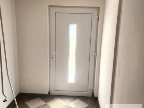 Izdavanje, trosoban stan, 130m², Telep, Novi Sad Sve Podlokacije - image 3