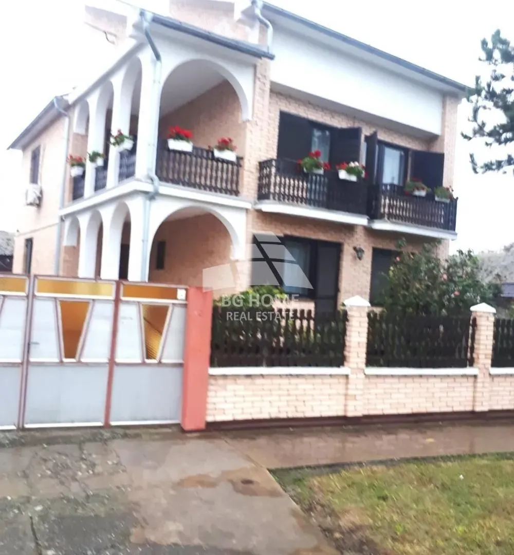 Prodaja, kuća, 323m², Ruma, Srbija