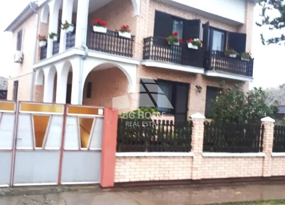 Prodaja, kuća, 323m², Ruma, Srbija