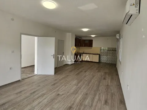 Izdavanje, kuća, 210m², Masline, Podgorica - image 13