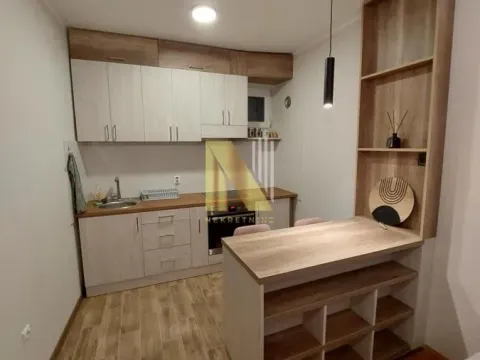 Izdavanje, jednosoban stan, 36m², Bulevar Evrope, Novi Sad Sve Podlokacije - image 3