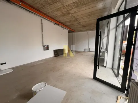 Izdavanje, poslovni prostor, 107m², Bulevar patrijarha Pavla, Novi Sad Sve Podlokacije - image 2