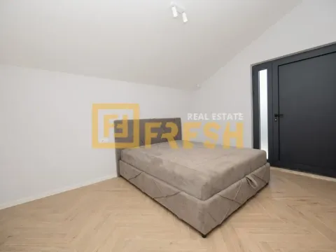 Izdavanje, kuća, 214m², Stara Varoš, Podgorica - image 16