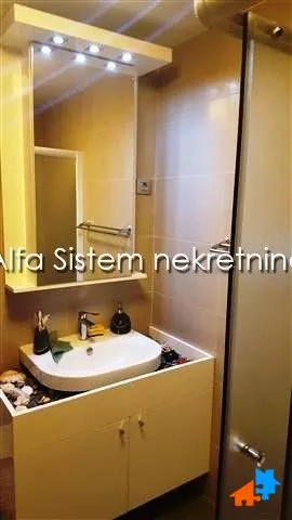 Izdavanje, trosoban stan, 82m², Lion, Zvezdara Sve Podlokacije