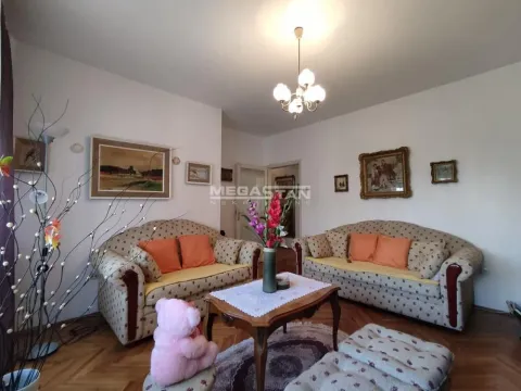 Sale, two bedroom apartment, 60m², Južni Bulevar, Vračar Sve Podlokacije - image 2