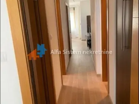 Izdavanje, trosoban stan, 70m², Vračar Sve Podlokacije, Beograd - image 10