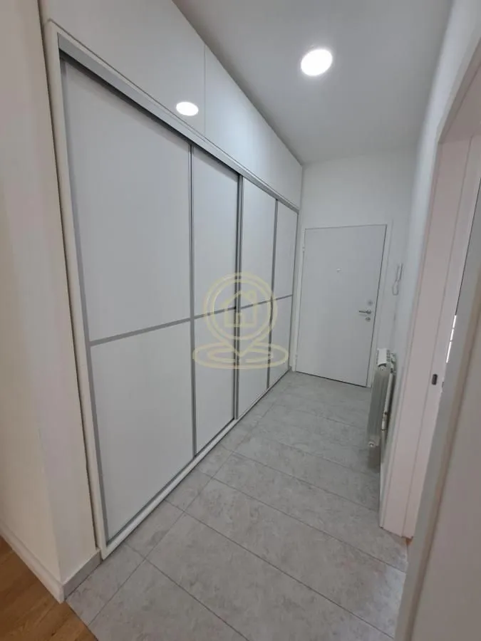 Izdavanje, dvosoban stan, 67m², Medijana, Niš