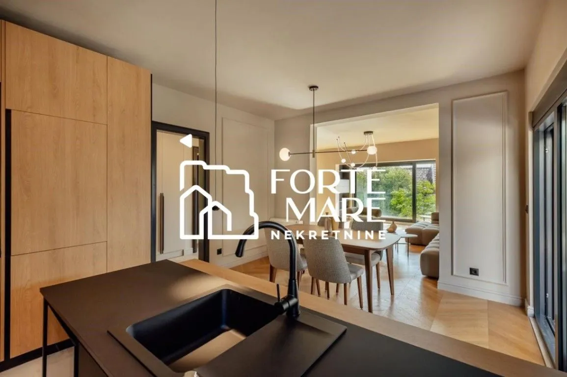 Prodaja, trosoban stan, 152m², Savina, Herceg Novi